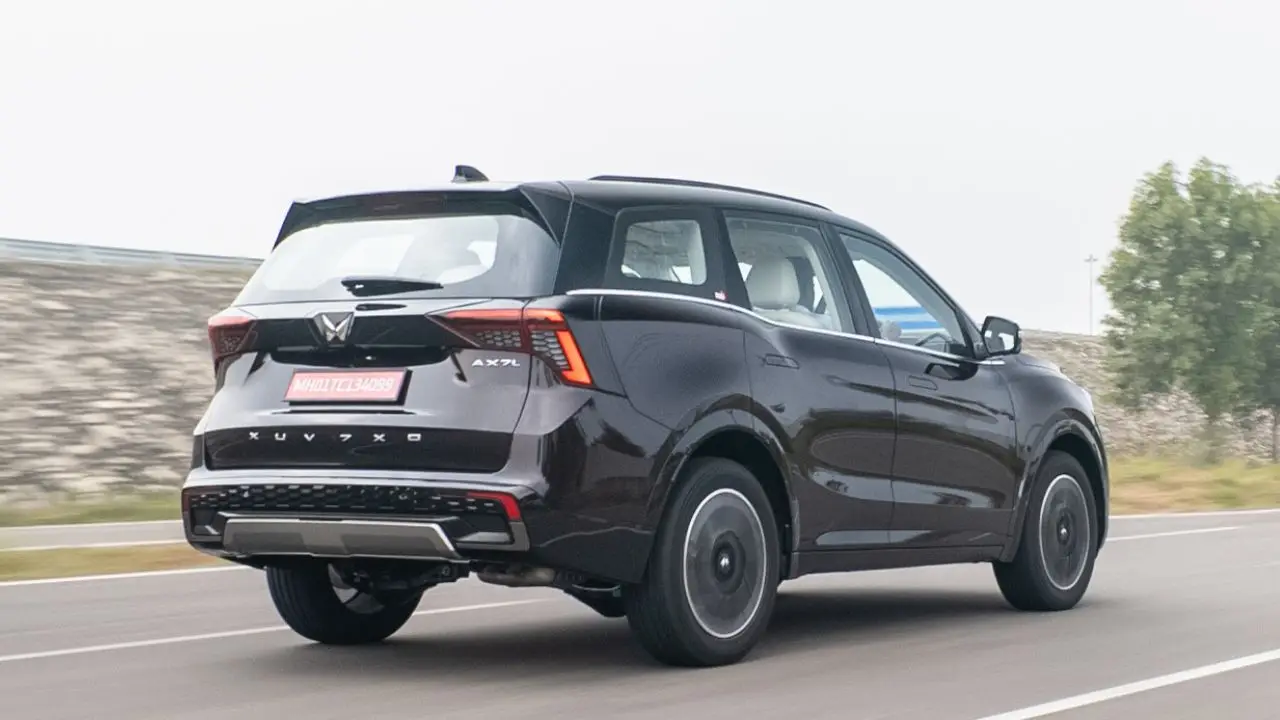Mahindra XUV 7XO rear.jpg