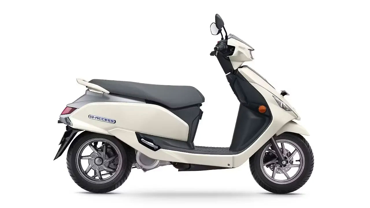 Suzuki E Access Pearl Grace White and Metallic Mat Fibroin Gray