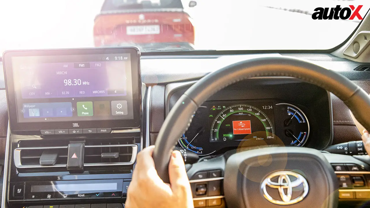 Toyota Innova Hycross Adaptive Cruise Control AEB.jpg