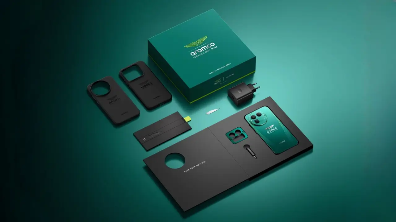 realme Aston Martin Phone Article.jpg