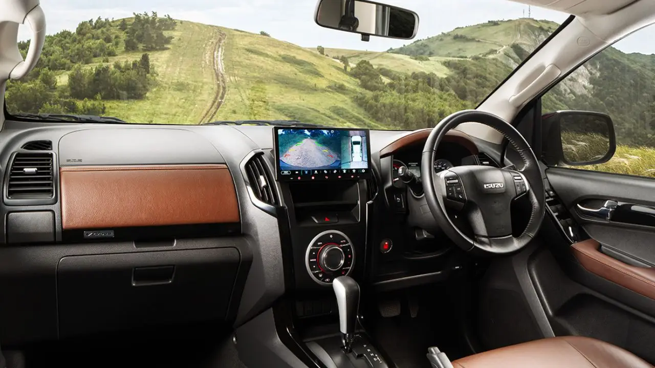 2026 Isuzu D-Max V-Cross Interior .jpg