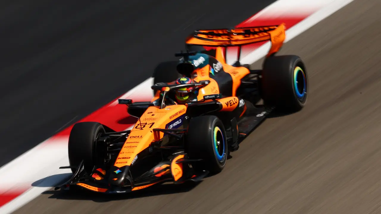 F1 McLaren driver Oscar Piastri.png