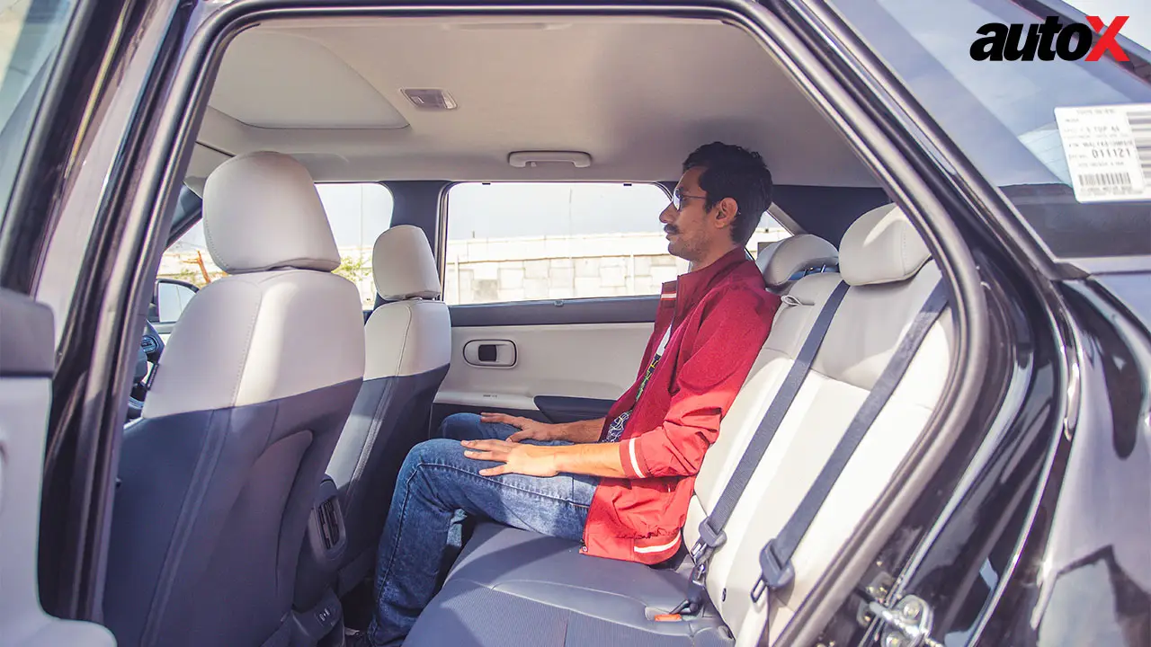 Hyundai Venue-Rear-Seat-Space.jpg