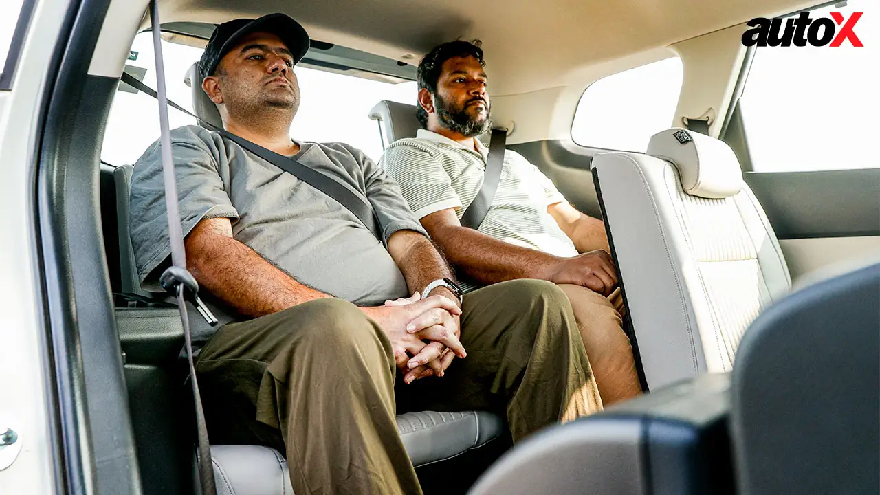 Kia Carens Clavis EV-Rear-Seat-Space.jpg