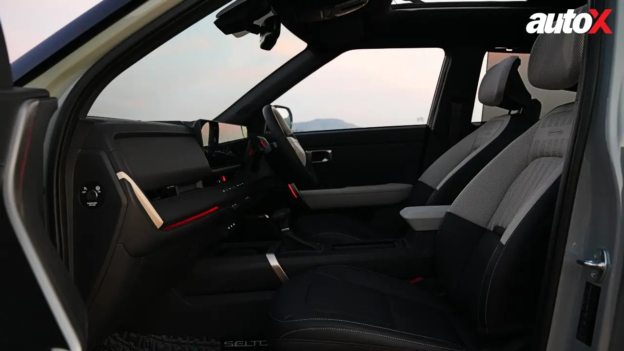 Kia_Seltos_Advertorial_autoX_Front_Seats.jpg