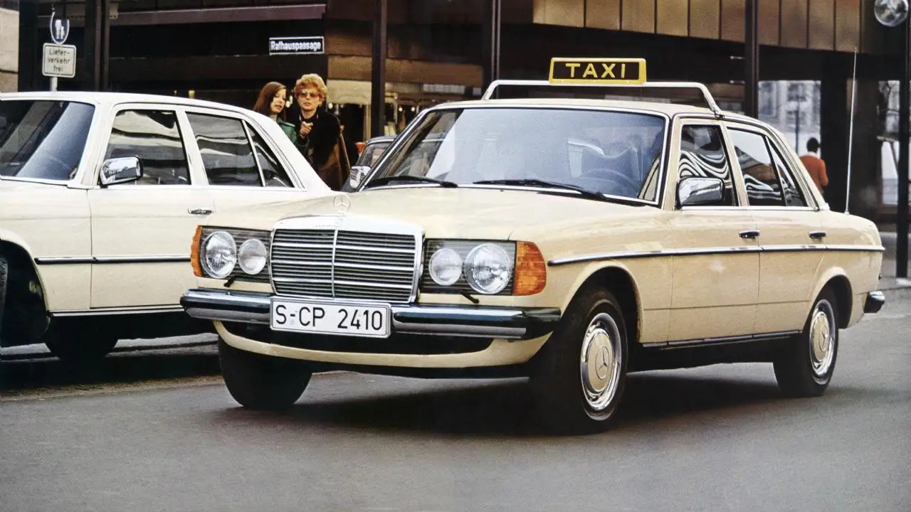 Mercedes-Benz_W123_50_Years_Srini_Opinion_4.jpg