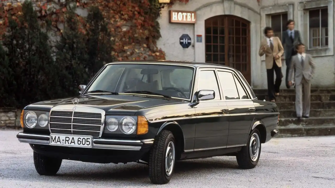 Mercedes-Benz_W123_50_Years_Srini_Opinion_5.jpg