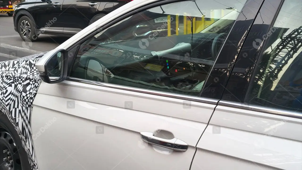 Skoda Slavia Facelift Spied Interior.jpg