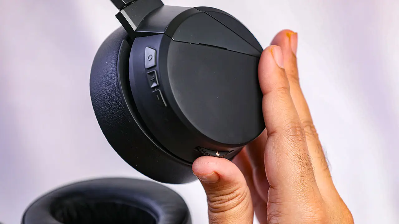 Sonic Lamb Headphone-2.jpg