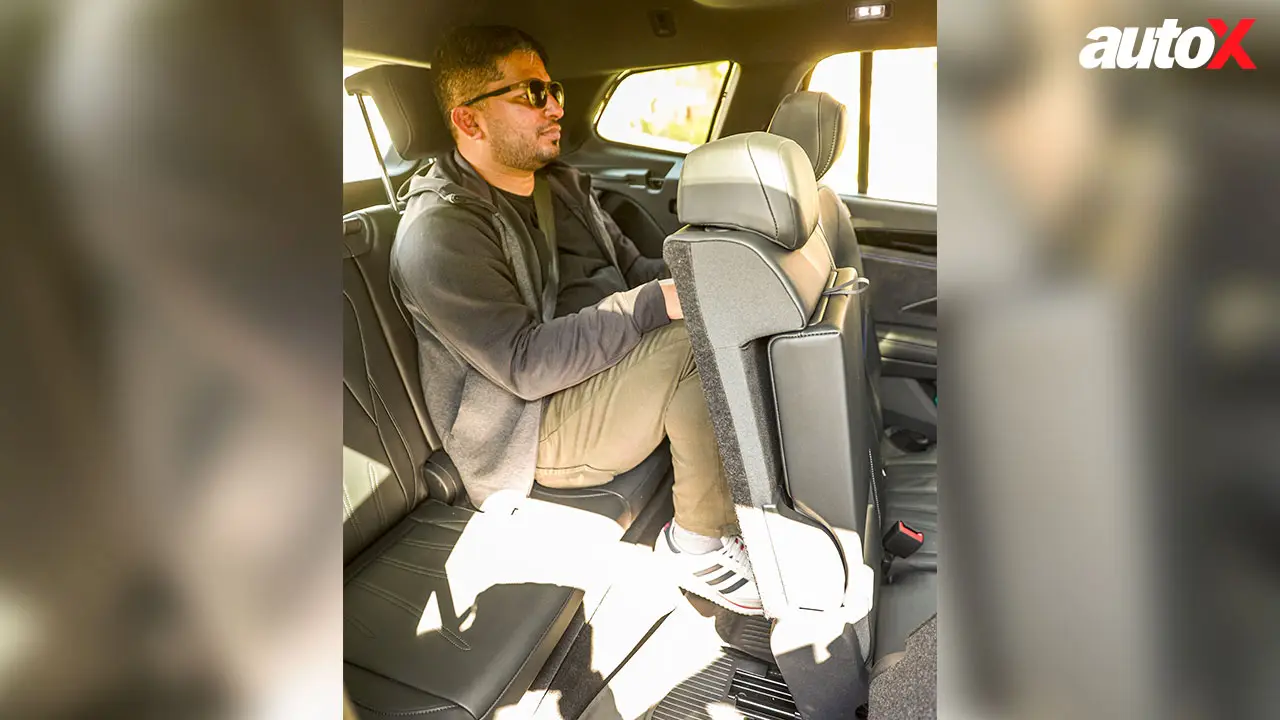 VW Tayron R-Line-Rear-Seat-Space.jpg