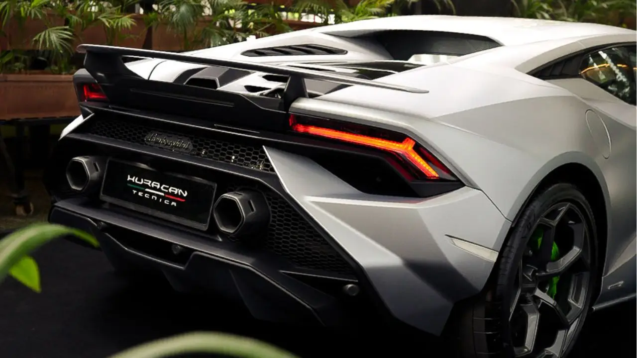 _Lamborghini Huracan Tecnica Rear.jpg