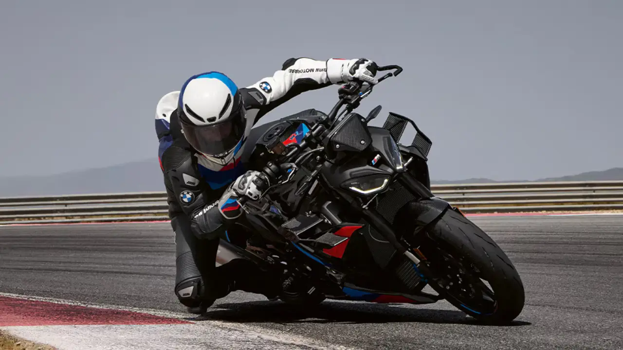 2026 BMW M 1000 R  (3).png
