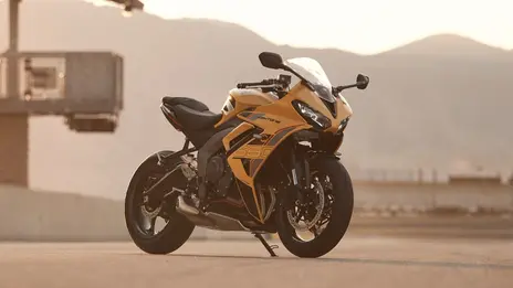 2026 Triumph Daytona 660 Debuts Globally with Adjustable Showa USD Forks