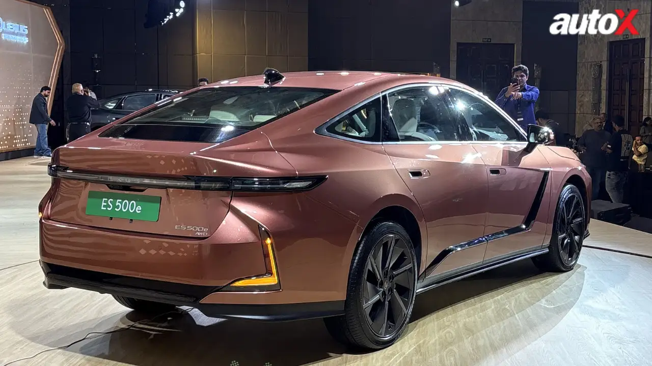 Lexus EX 500e Rear.png