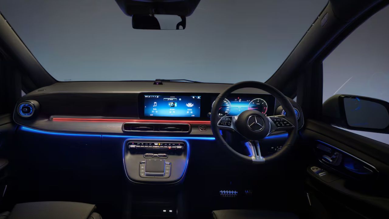 Mercedes-Benz V-Class Interior (1).jpg