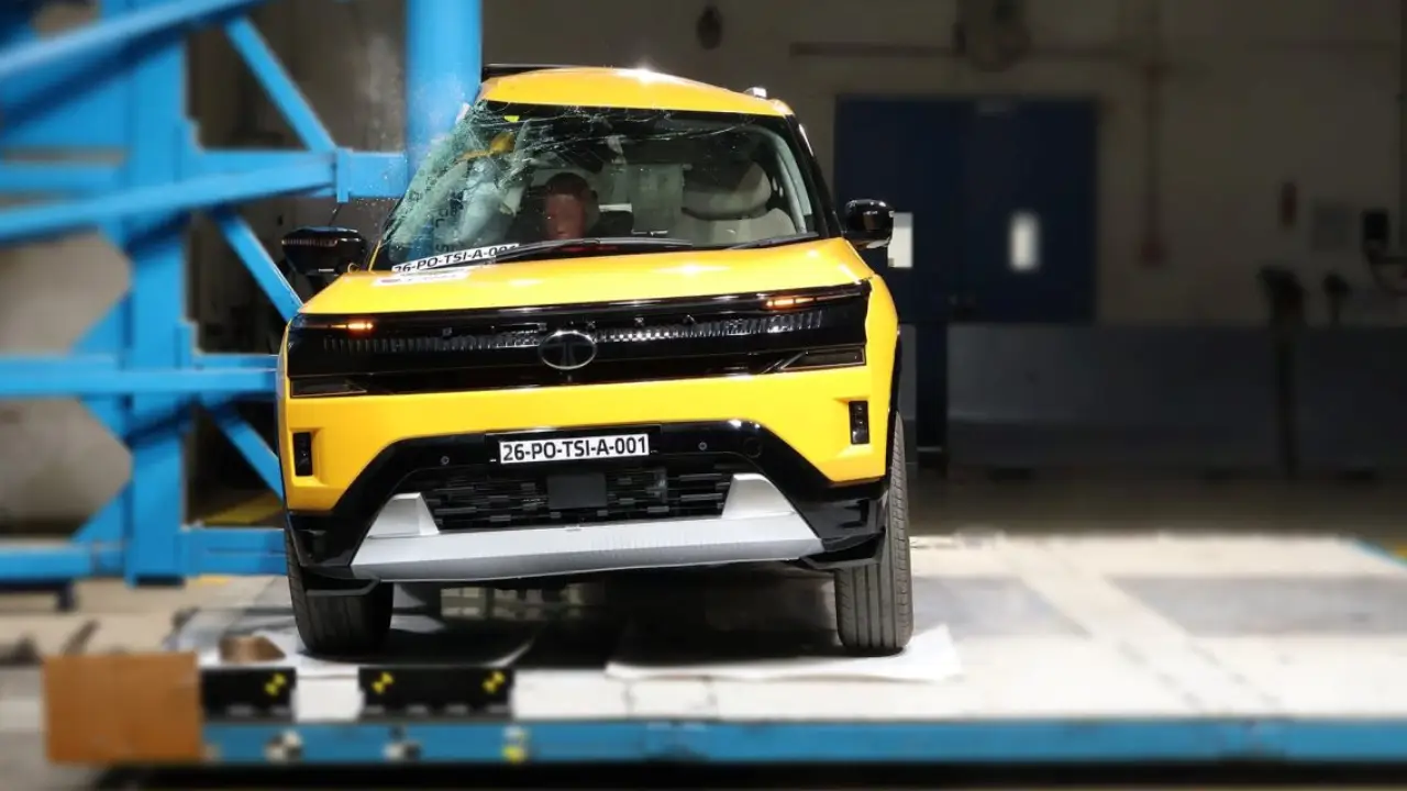 Tata Sierra Bharat NCAP Crash side pole.png