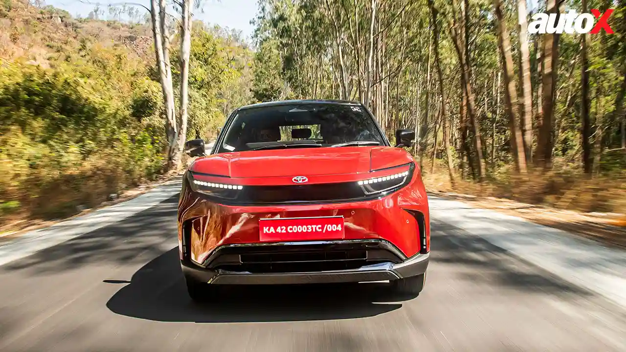 Toyota Urban Cruiser Ebella-Front.jpg