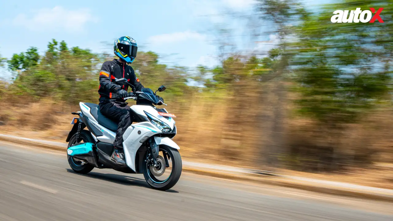 Yamaha Aerox E Tracking Shot.png