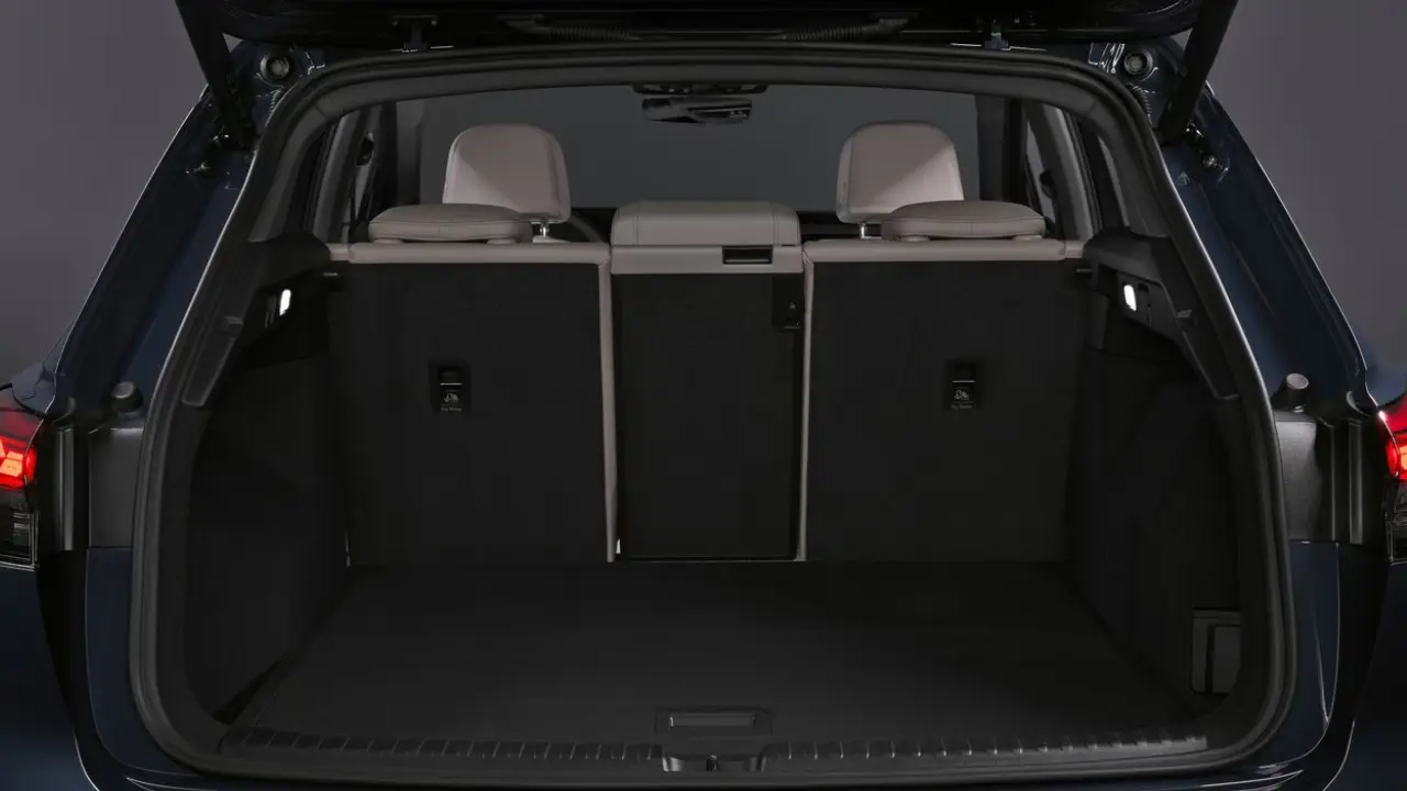 2027 Audi Q4 e-tron Boot.png