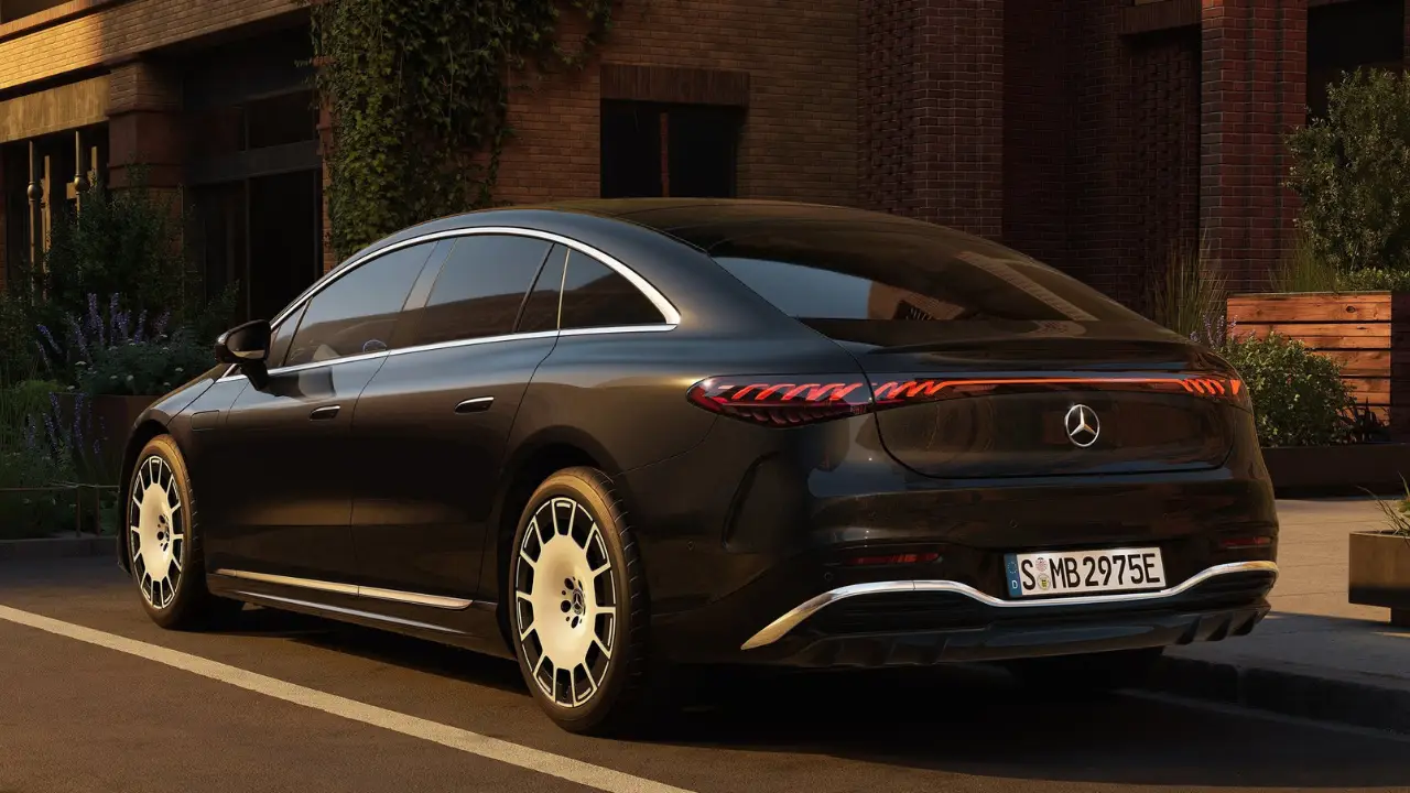 2027 Mercedes-Benz EQS rear.png