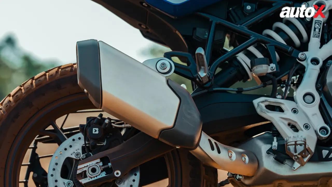 BMW F 450 GS Exaust.png