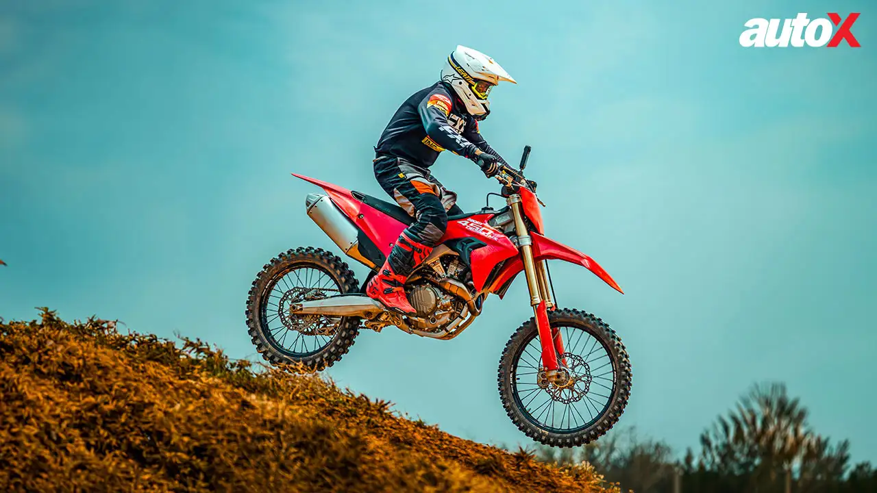 Ducati Desmo450 MX-Motion-1.jpg