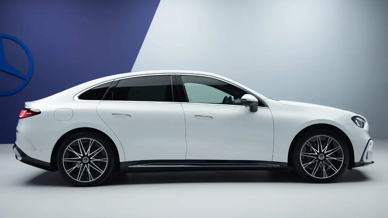 New Mercedes-Benz C-Class Side.png