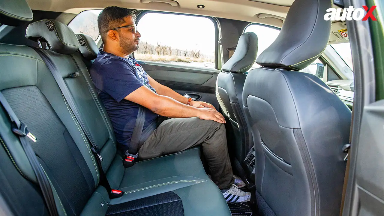 Renault Duster-Rear-Seat-Space.jpg