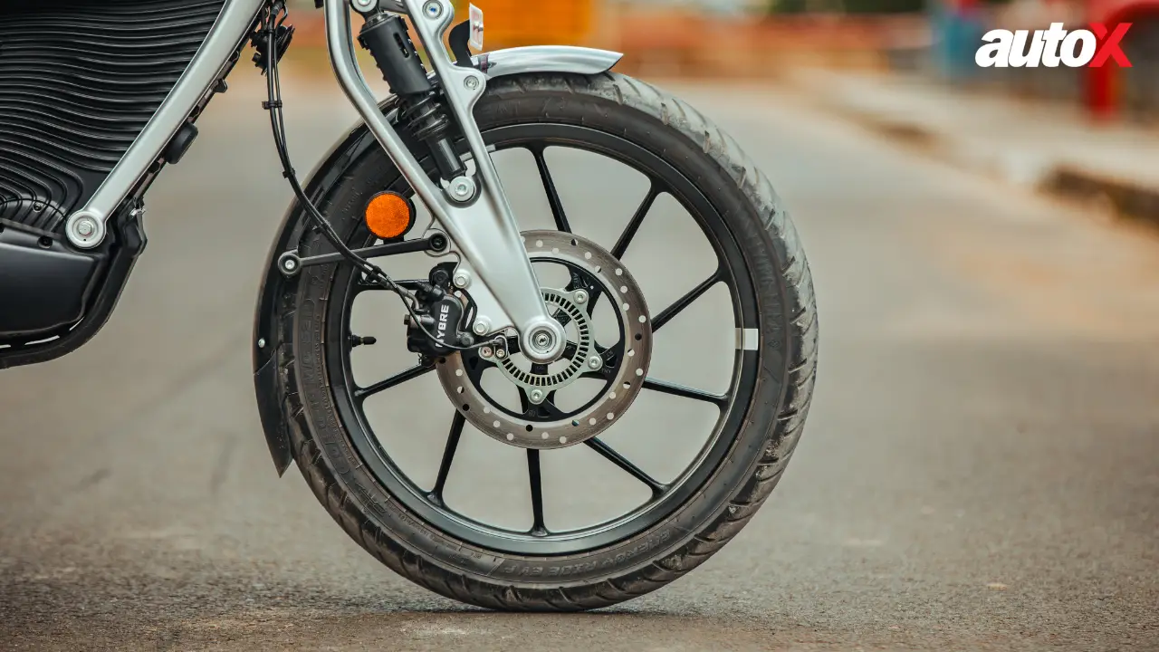 Royal Enfield Flying Flea C6 Wheel Tyre Front.png