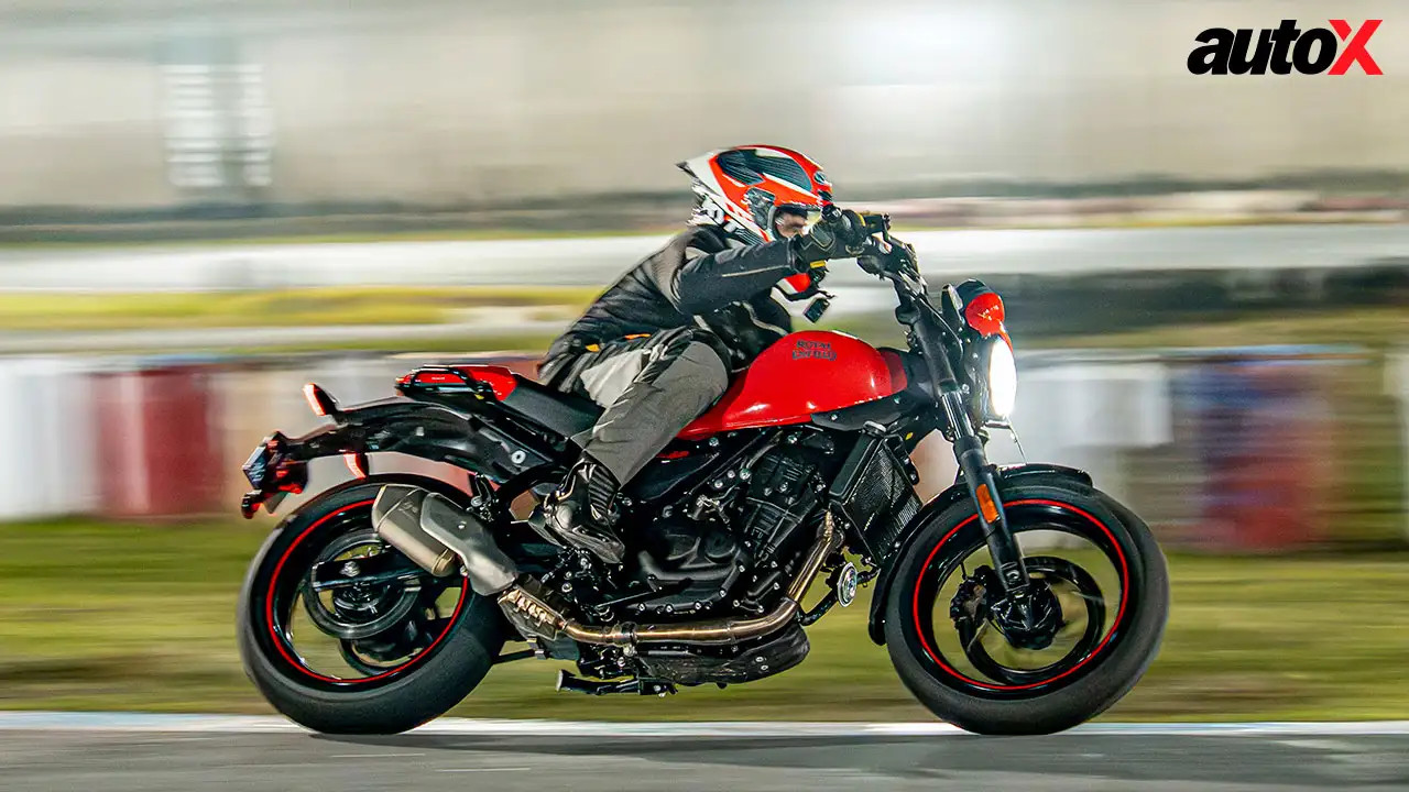 Royal Enfield Guerrilla 450 Apex-Motion-2.jpg