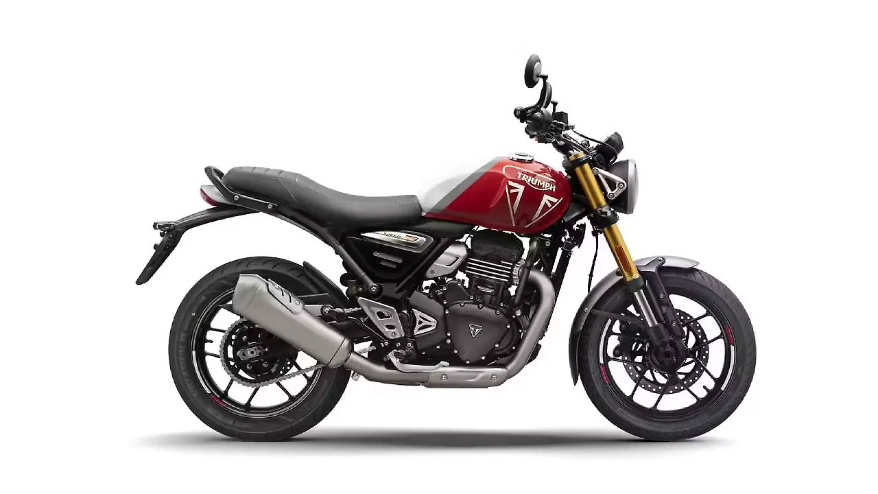 Triumph Speed 400 Racing Red  Pearl Metallic White