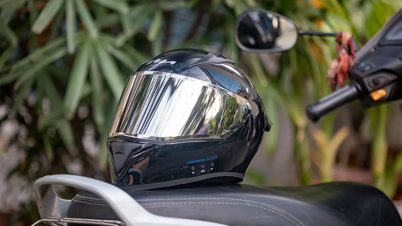 Vega Bolt Bluetooth Helmet-1.jpg
