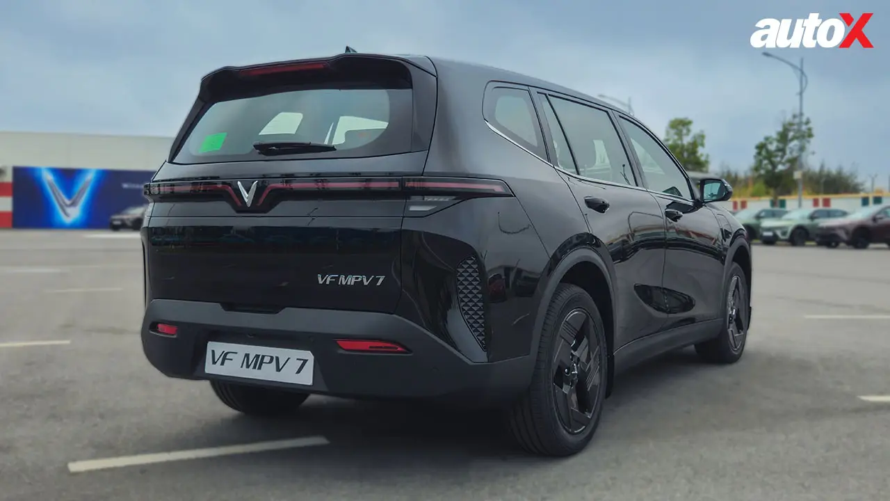 VinFast VF MPV 7 rear static.jpg