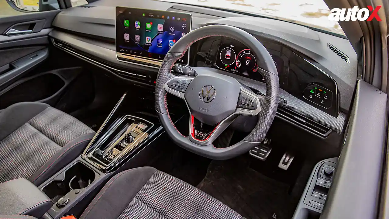 Volkswagen Golf GTI-View-Of-Steering-Console-And-Instrumentation.jpg