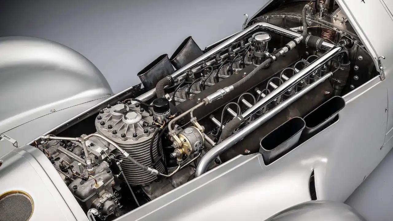 Audi 1935 Auto Union Lucca V16 Engine.png
