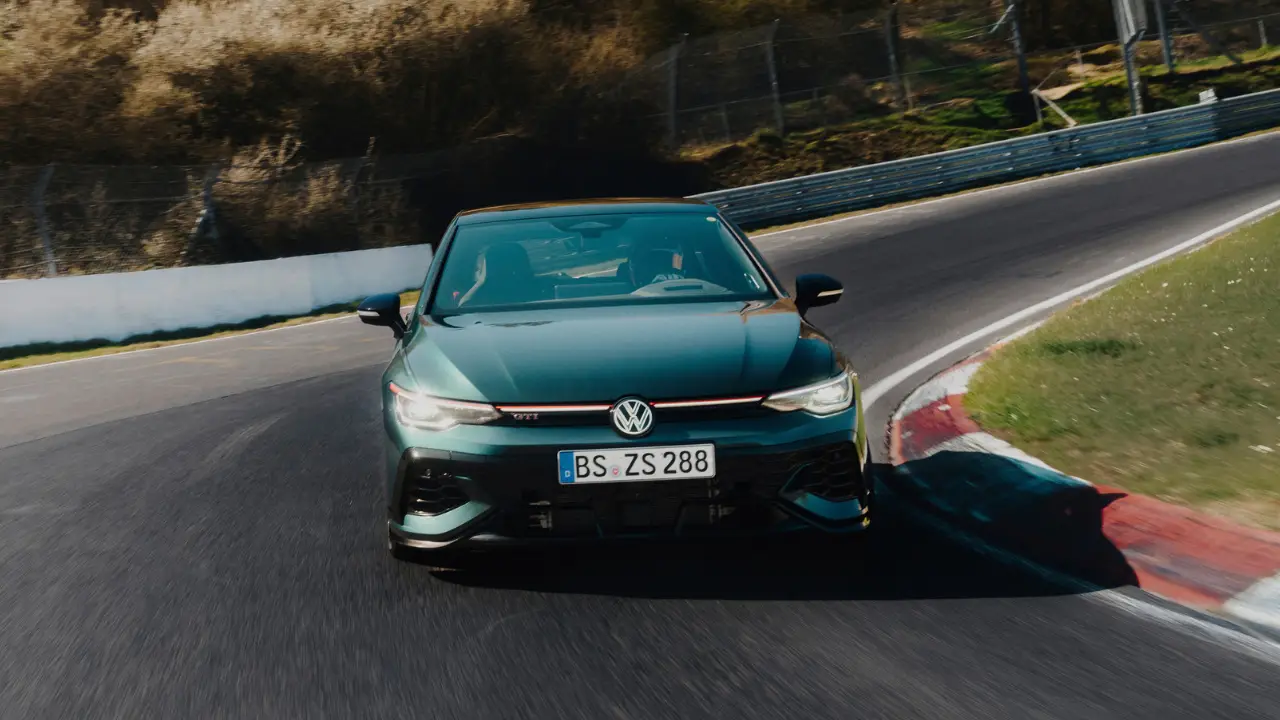 Volkswagen Golf GTI Edition 50 (2).png