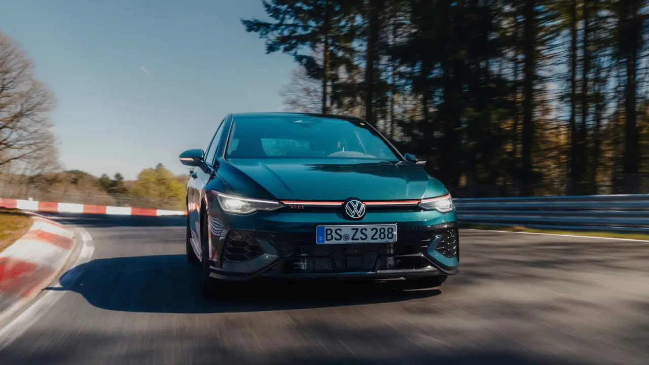 Volkswagen Golf GTI Edition 50 (3).png